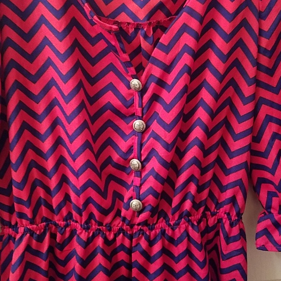 Red and blue zigzag patterned dress - Picture 4 of 5